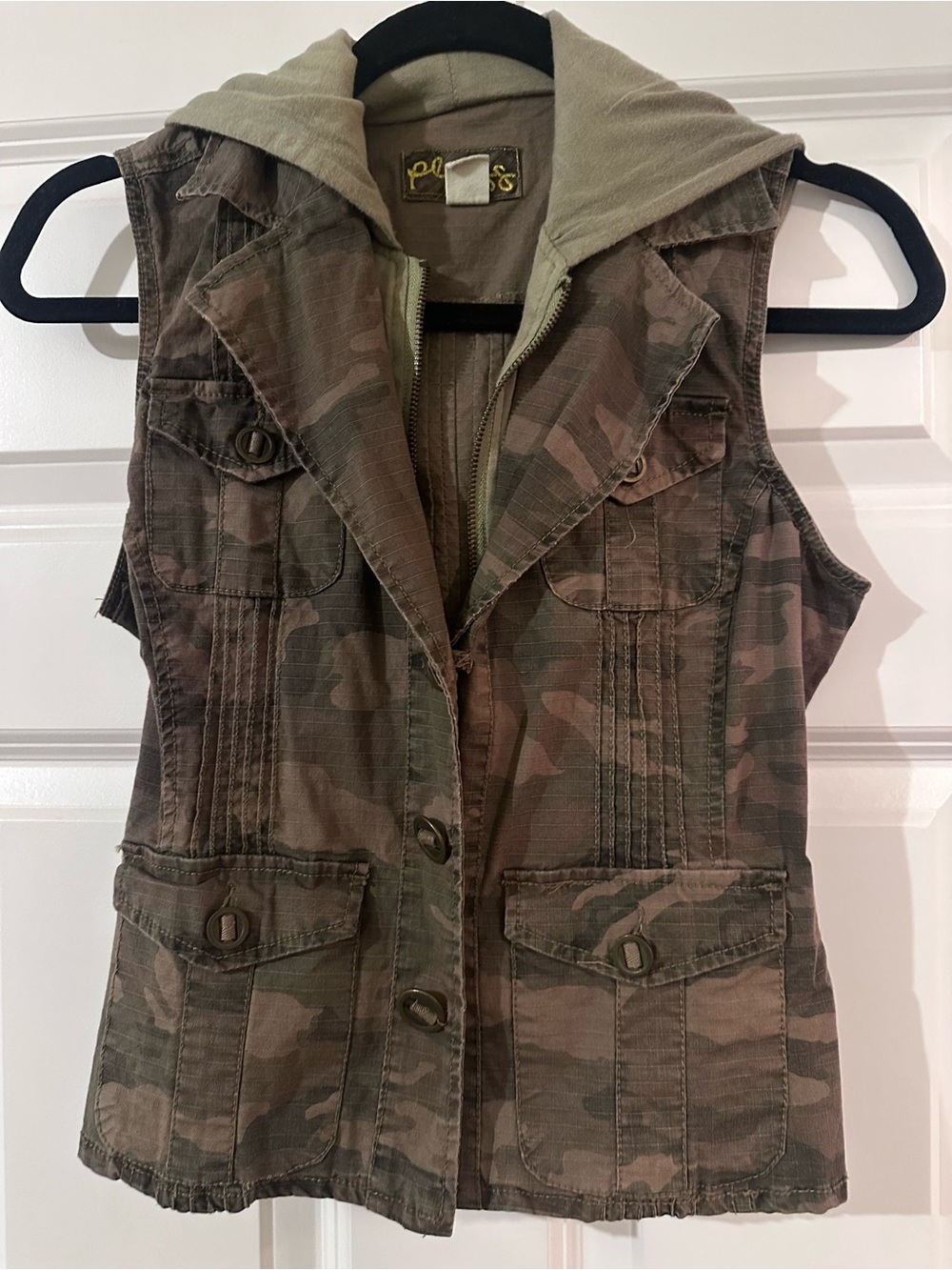 Women's Sleeveless Camo Utility Vest with Hood - Olive Green